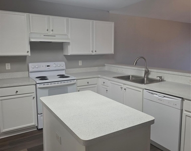704 Linden Avenue - Photo Thumbnail 9
