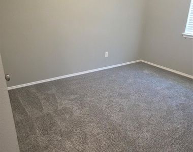 704 Linden Avenue - Photo Thumbnail 3