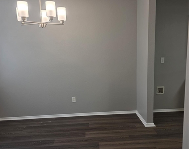 704 Linden Avenue - Photo Thumbnail 10