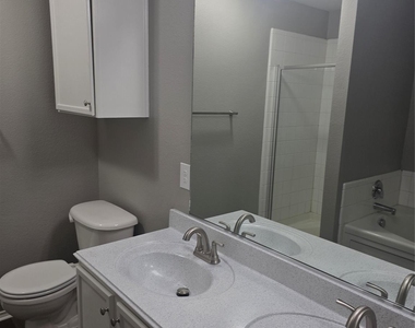 704 Linden Avenue - Photo Thumbnail 8