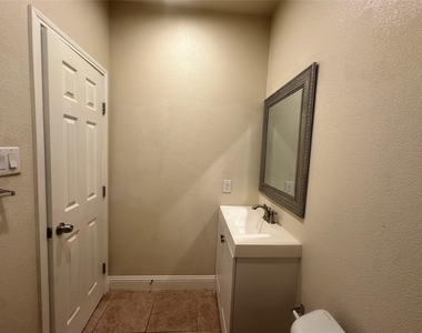 7407 Novella Drive - Photo Thumbnail 14