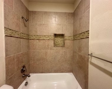 7407 Novella Drive - Photo Thumbnail 15