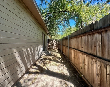 7407 Novella Drive - Photo Thumbnail 16