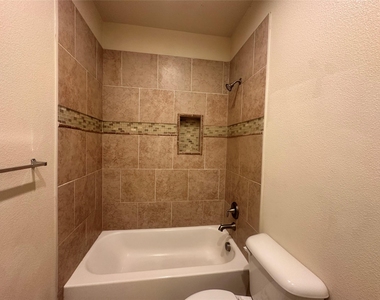 7407 Novella Drive - Photo Thumbnail 9