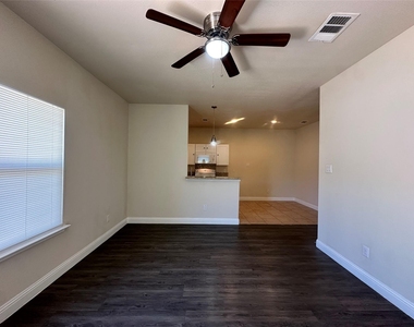7407 Novella Drive - Photo Thumbnail 2