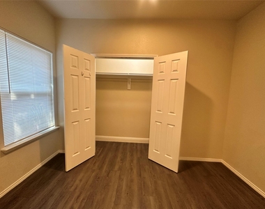 7407 Novella Drive - Photo Thumbnail 7
