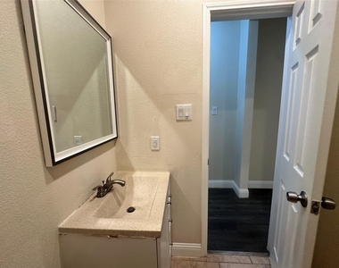 7407 Novella Drive - Photo Thumbnail 8