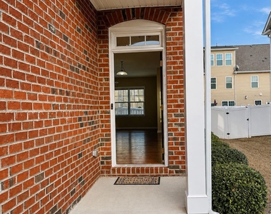 107 Dellbrook Street - Photo Thumbnail 4