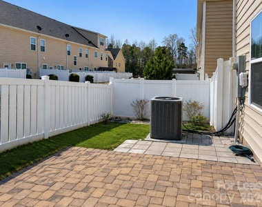 107 Dellbrook Street - Photo Thumbnail 12