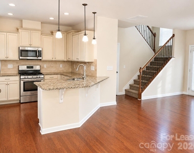 107 Dellbrook Street - Photo Thumbnail 9