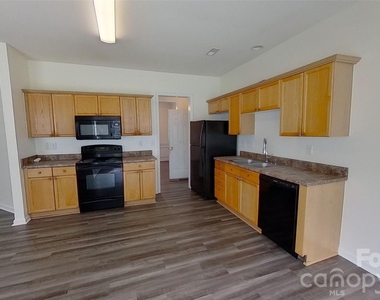2014 Rosewater Lane - Photo Thumbnail 5