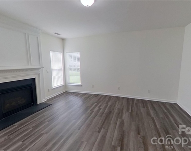 2014 Rosewater Lane - Photo Thumbnail 3