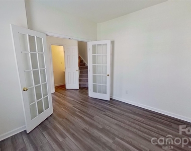2014 Rosewater Lane - Photo Thumbnail 2
