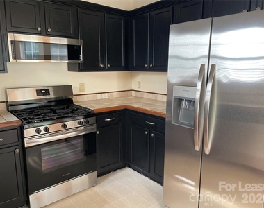 11624 Larix Drive - Photo Thumbnail 9