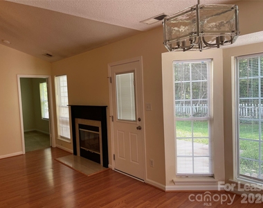 11624 Larix Drive - Photo Thumbnail 6