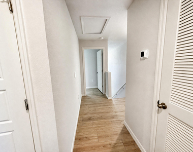 8172 Cobblestone Drive - Photo Thumbnail 12
