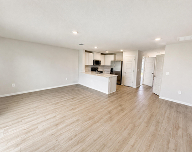 8172 Cobblestone Drive - Photo Thumbnail 3