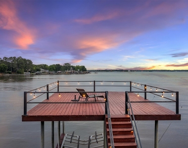 124 Harbor Drive - Photo Thumbnail 2
