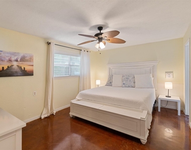 124 Harbor Drive - Photo Thumbnail 15