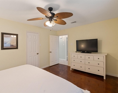 124 Harbor Drive - Photo Thumbnail 16