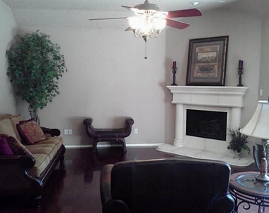 6525 Tearose Drive - Photo Thumbnail 2