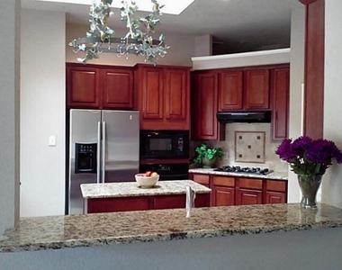 6525 Tearose Drive - Photo Thumbnail 4