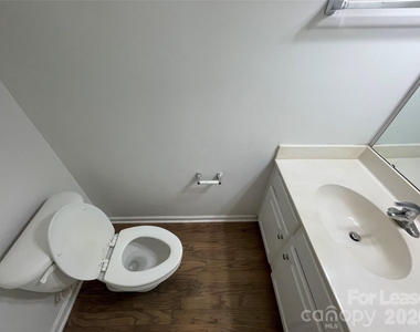 9033 Mcalwaine Preserve Avenue - Photo Thumbnail 10