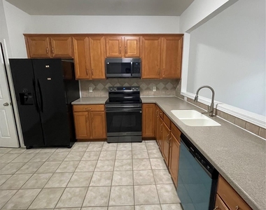 9033 Mcalwaine Preserve Avenue - Photo Thumbnail 20