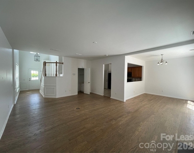 9033 Mcalwaine Preserve Avenue - Photo Thumbnail 8