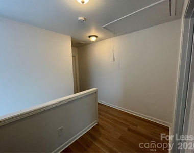 9033 Mcalwaine Preserve Avenue - Photo Thumbnail 11