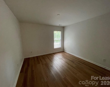 9033 Mcalwaine Preserve Avenue - Photo Thumbnail 16