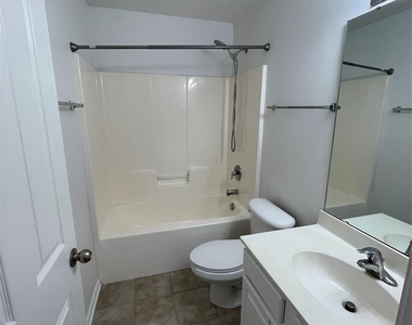 9033 Mcalwaine Preserve Avenue - Photo Thumbnail 15
