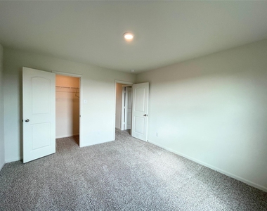 2033 Delta Downs Drive - Photo Thumbnail 15
