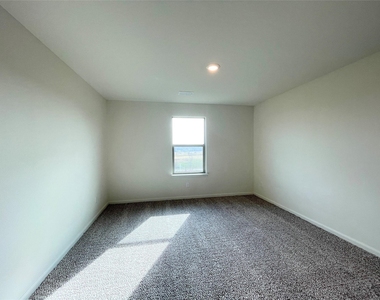 2033 Delta Downs Drive - Photo Thumbnail 12