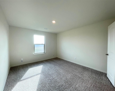 2033 Delta Downs Drive - Photo Thumbnail 14