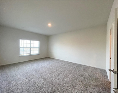 2033 Delta Downs Drive - Photo Thumbnail 7