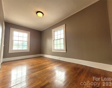214 Salisbury Road - Photo Thumbnail 5