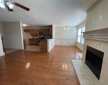3933 Fernando Drive - Photo Thumbnail 6