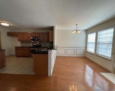 3933 Fernando Drive - Photo Thumbnail 5