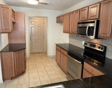 3933 Fernando Drive - Photo Thumbnail 10