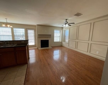3933 Fernando Drive - Photo Thumbnail 4
