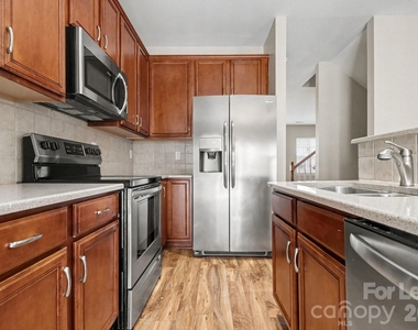 2029 Kegsworth Drive - Photo Thumbnail 10