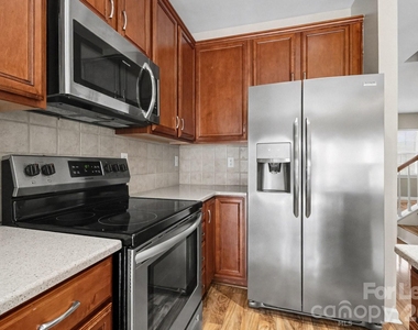 2029 Kegsworth Drive - Photo Thumbnail 11