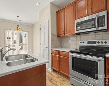 2029 Kegsworth Drive - Photo Thumbnail 12