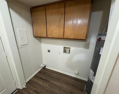 3514 Smith Barry Road - Photo Thumbnail 7