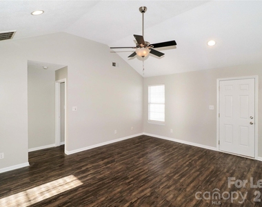 771 Rebecca Jane Drive - Photo Thumbnail 20
