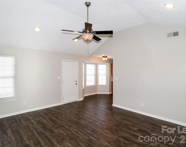771 Rebecca Jane Drive - Photo Thumbnail 19