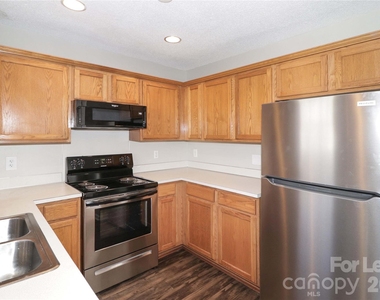 771 Rebecca Jane Drive - Photo Thumbnail 14