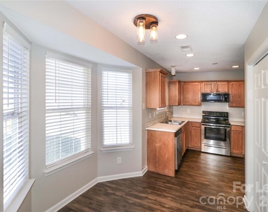 771 Rebecca Jane Drive - Photo Thumbnail 11