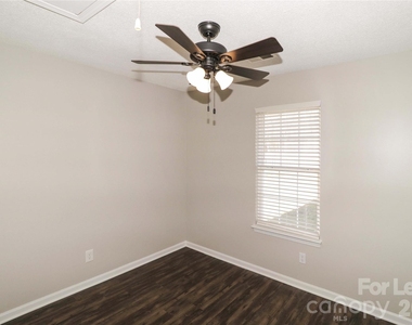 771 Rebecca Jane Drive - Photo Thumbnail 8